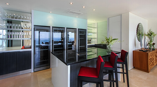 Villa Saan - Modern kitchen area